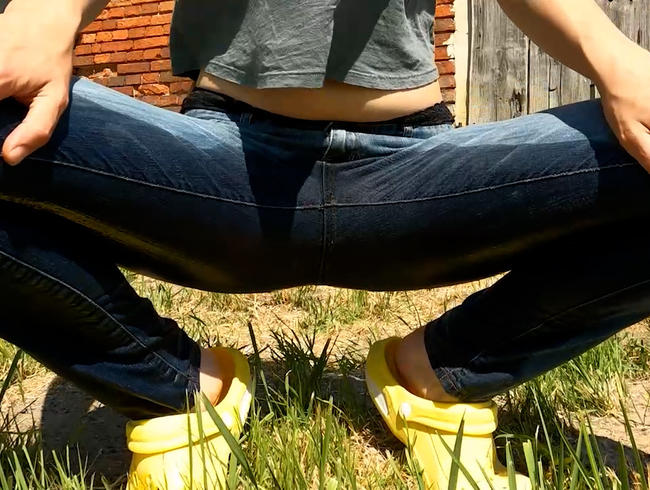 #38 Outdoor jeans piss :*